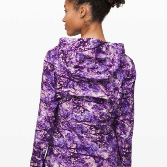 Lululemon the Rain is Calling Seawheeze jacket - Picture 3 of 10